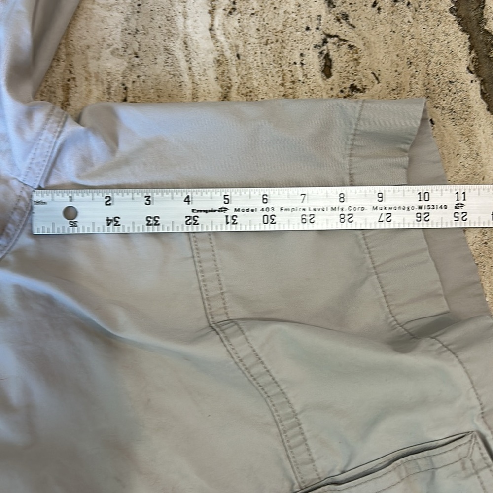 Tommy Hilfiger khaki cargo shorts size36 great condition super soft comfortable - Picture 13 of 14